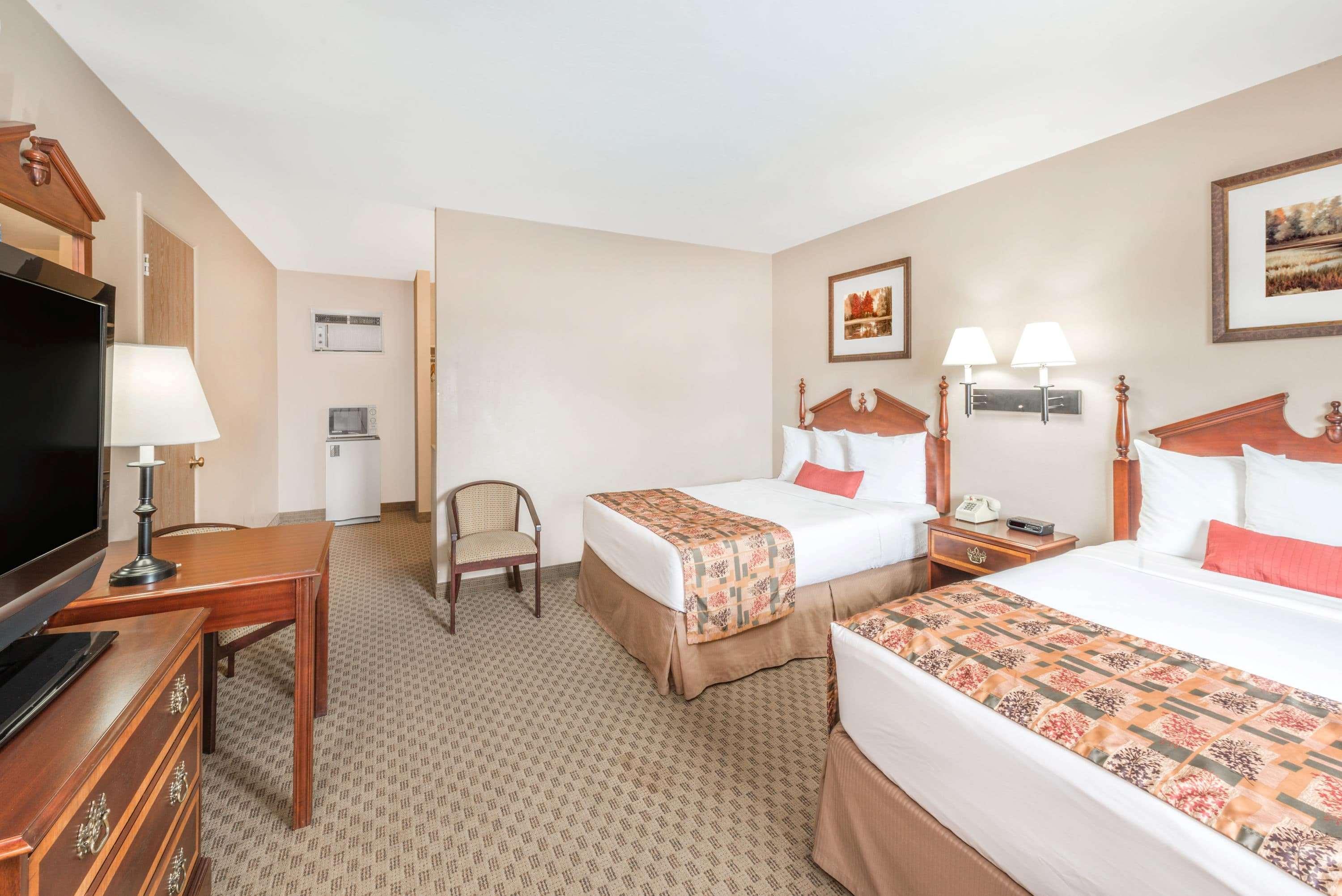 Days Inn By Wyndham Show Low Exterior photo