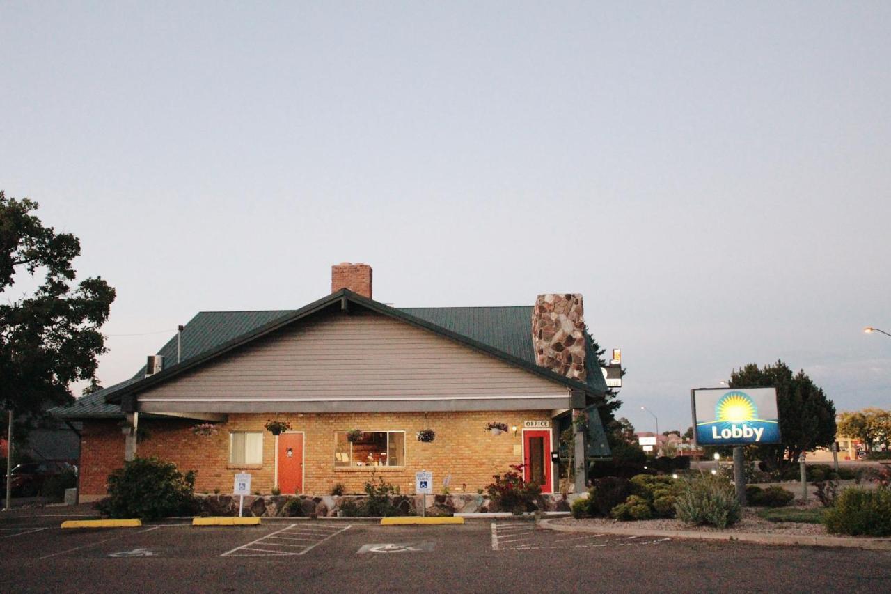 Days Inn By Wyndham Show Low Exterior photo