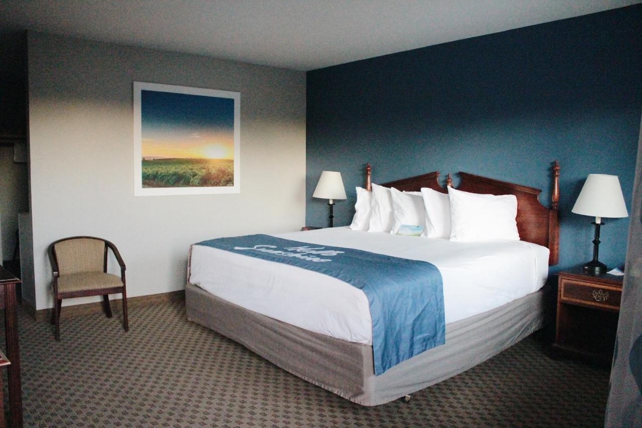 Days Inn By Wyndham Show Low Exterior photo
